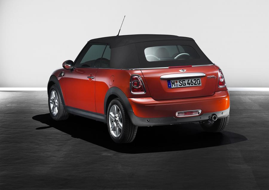  Mini Cooper D Cabrio 2011 года  (фото 3 из 15)